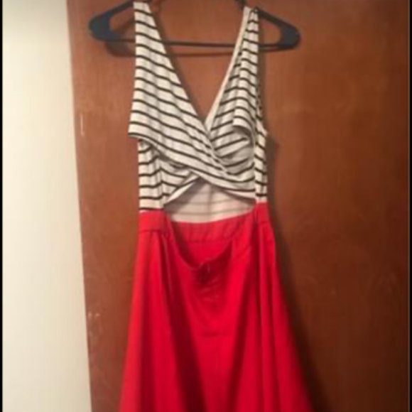 Knee length dress - Picture 2 of 2